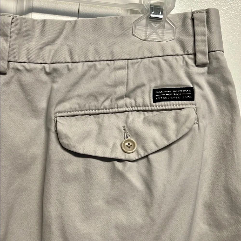 Banana Republic Cream 4 Pocket Flat Front Chino Khaki Shorts Size 34